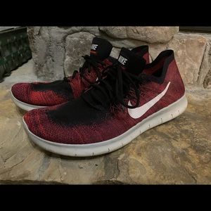 Nike free runs size 14
